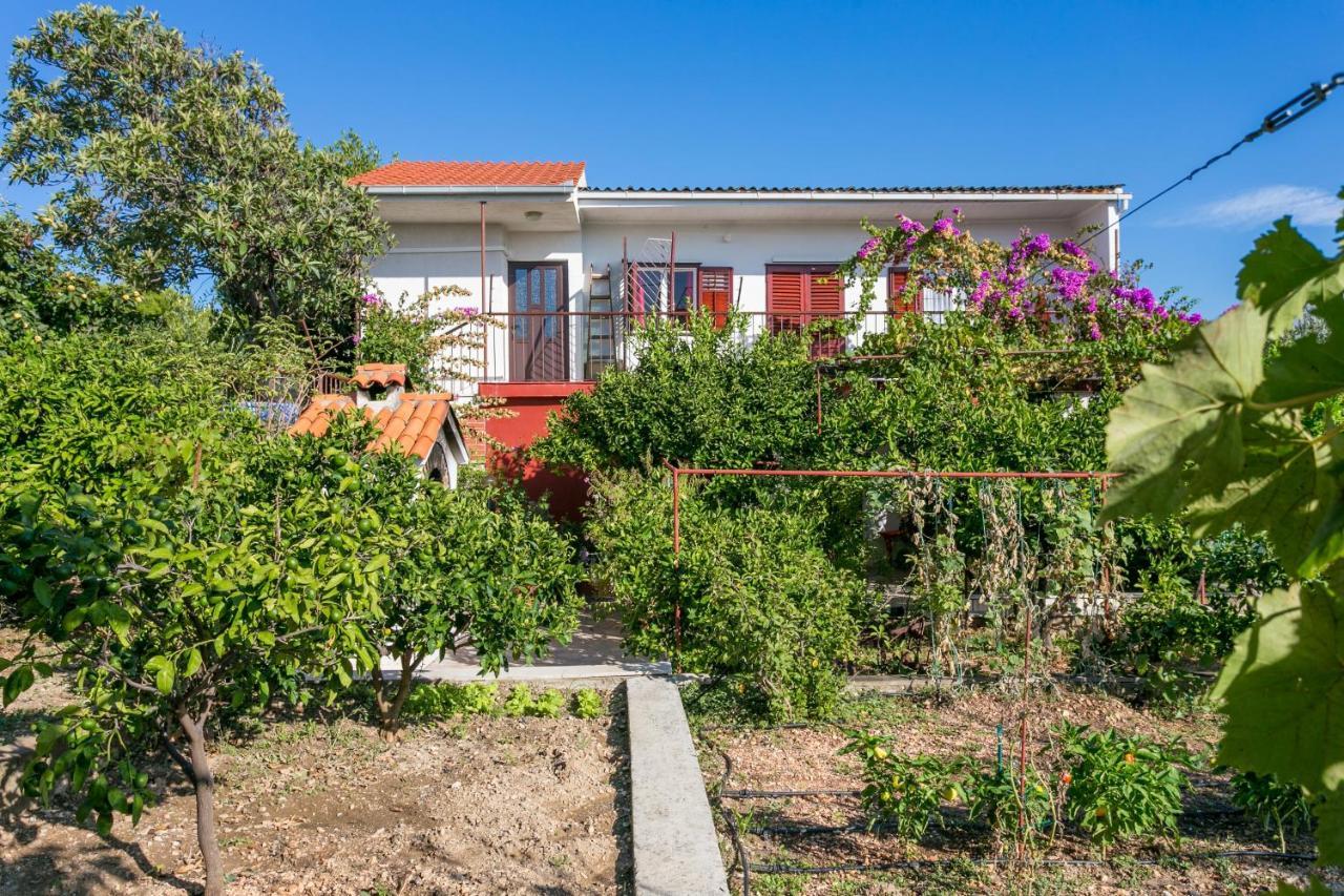 Apartments By The Sea Seget Vranjica, Trogir - 1038 Exterior foto