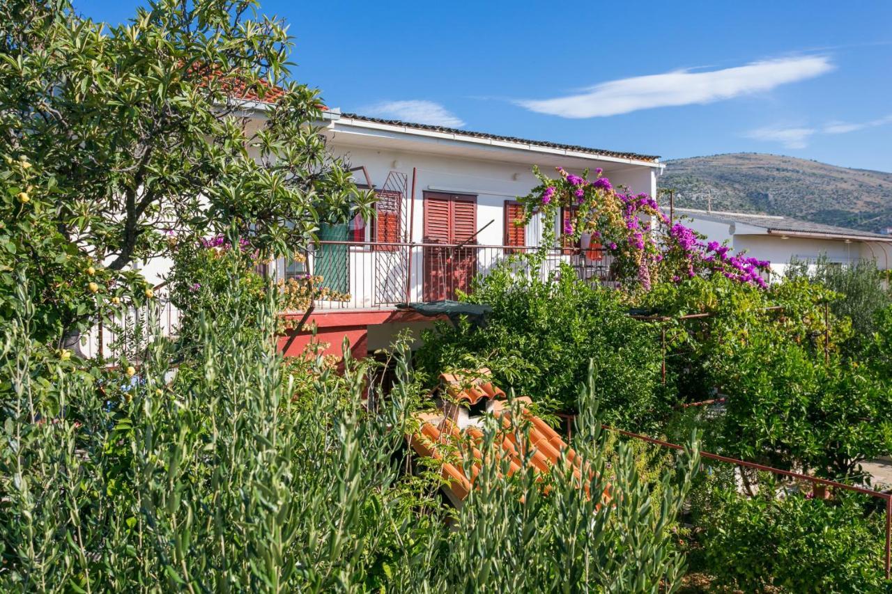 Apartments By The Sea Seget Vranjica, Trogir - 1038 Exterior foto