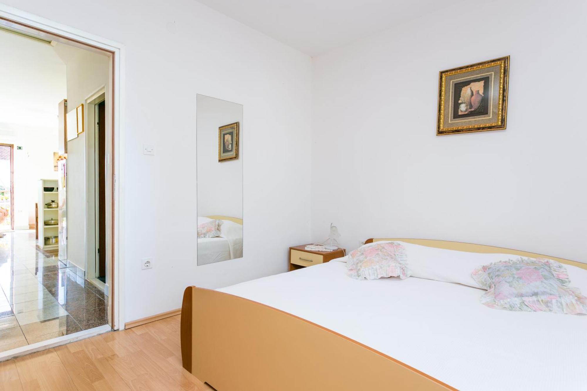 Apartments By The Sea Seget Vranjica, Trogir - 1038 Habitación foto